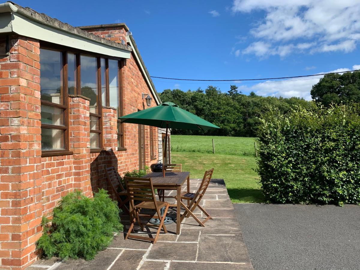 The Old Bull Pen Villa Abergavenny Exterior photo