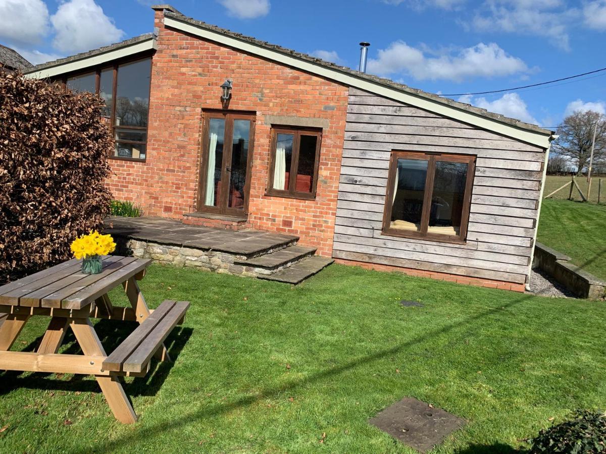 The Old Bull Pen Villa Abergavenny Exterior photo